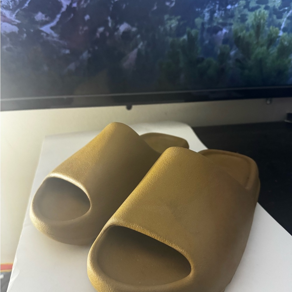 Yeezy Sandals in Olive Green